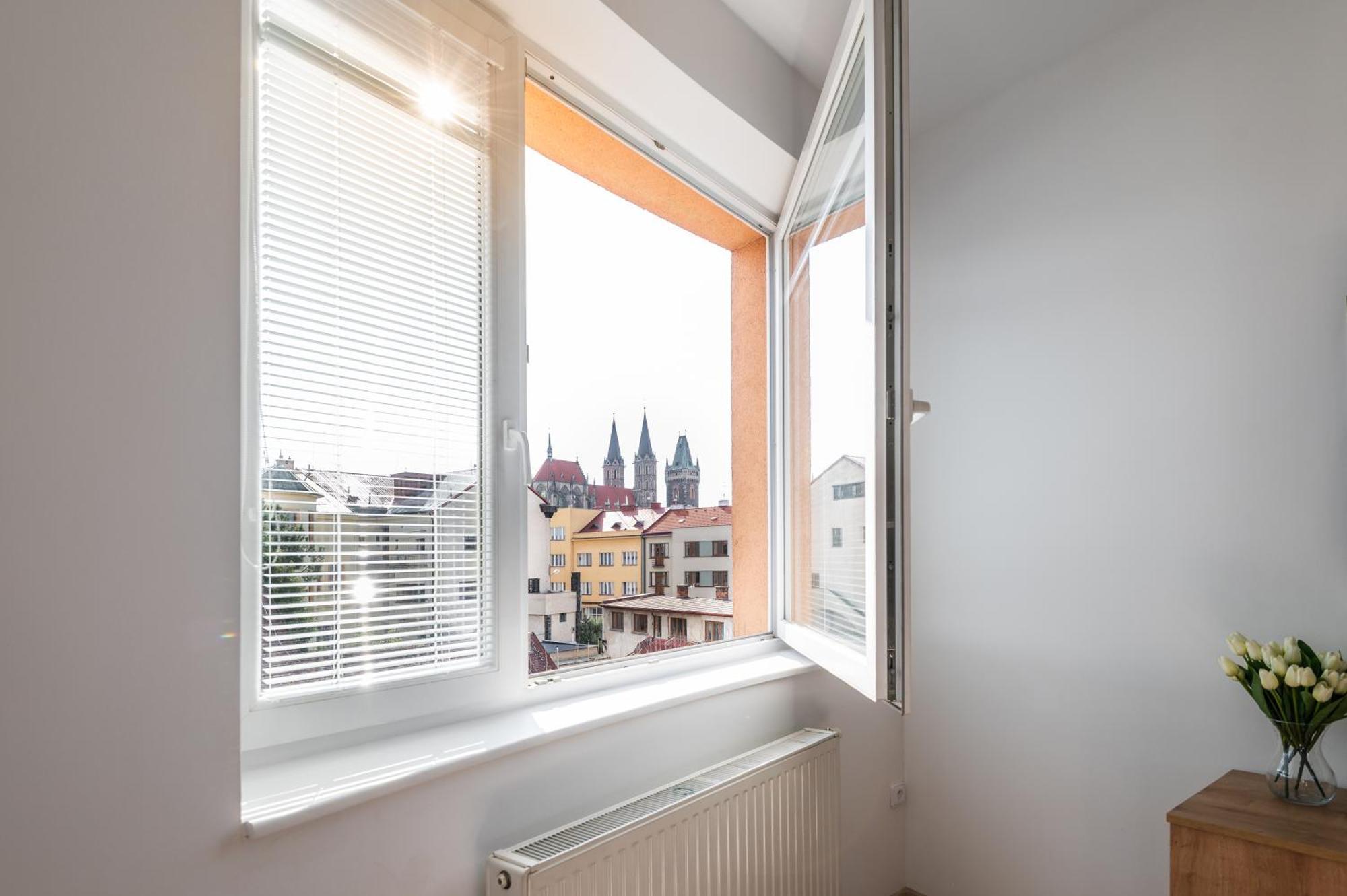 Café Kaftan - pension Kolin Bagian luar foto